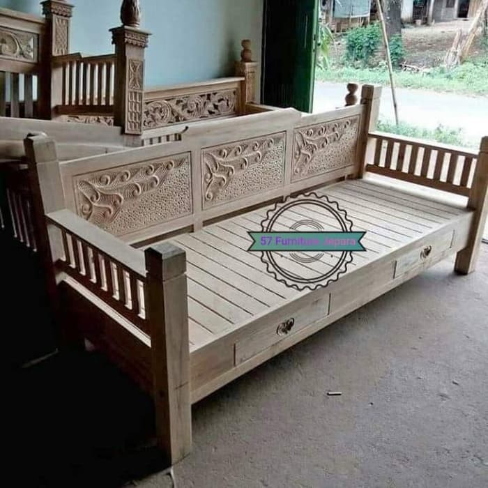 Kursi ukir panjang - Bangku klasik hias ruangan jati Jepara