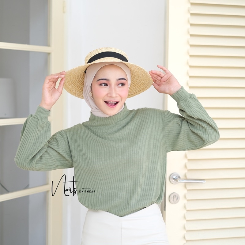 Bayoneta Sweater Balon Knit Turtleneck / Atasan Rajut Wanita