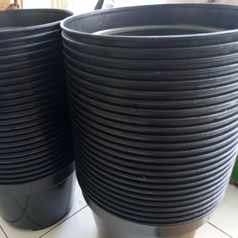 Pot Plastik Hitam 30 cm