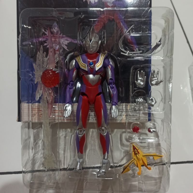 SHF ULTRAMAN TIGA RECAST