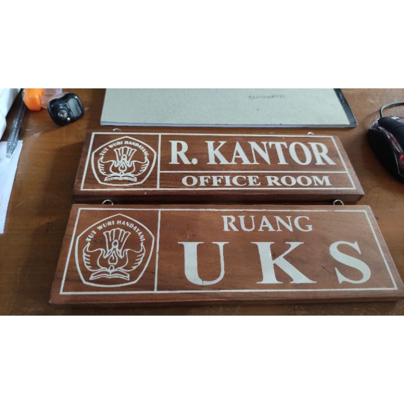 

PAPAN NAMA RUANG