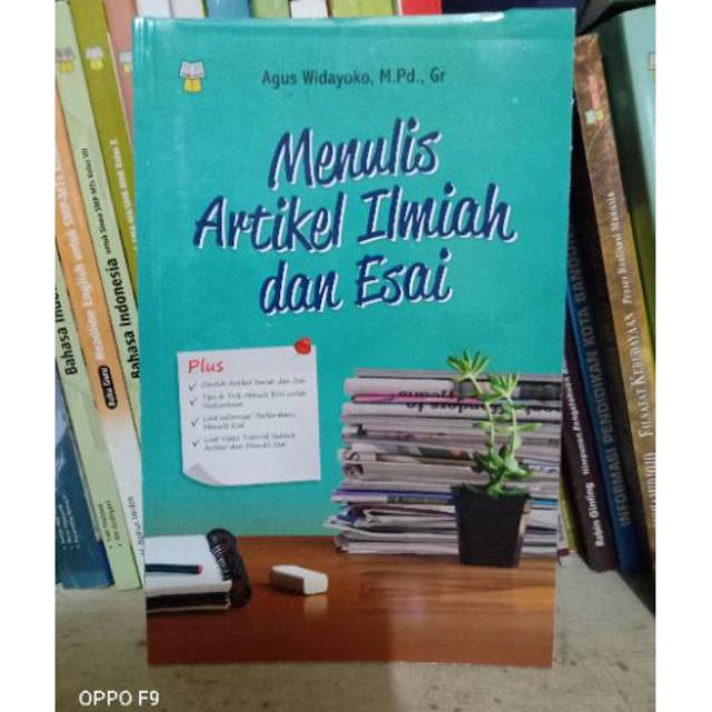 BUKU MENULIS ARTIKEL ILMIAH DAN ESAI