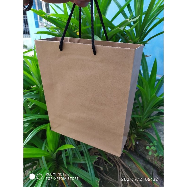 

Ready paperbag kraft coklat 135gsm uk P22xL7xT27 polos