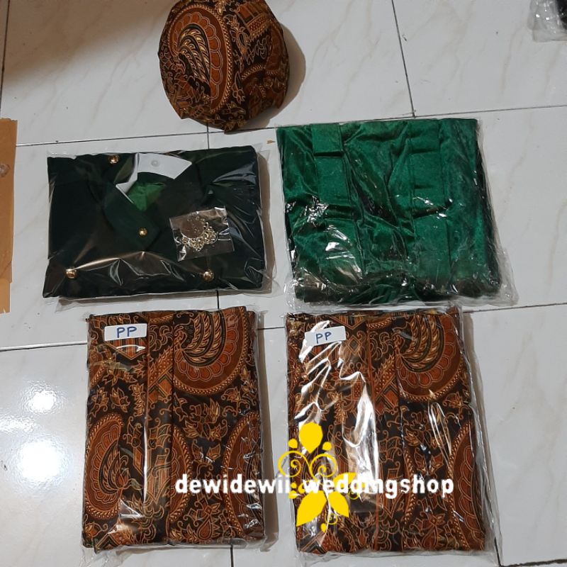 Baju Couple / Adat Jawa , Warna Hijau