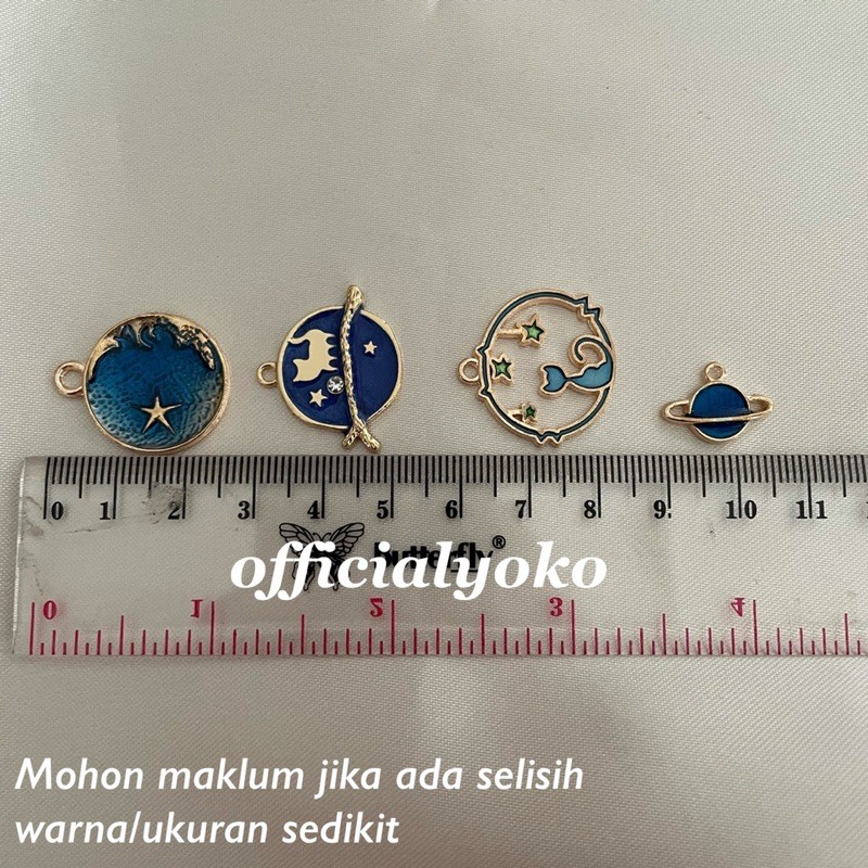 Charm Edisi Planet (ukuran di gambar)