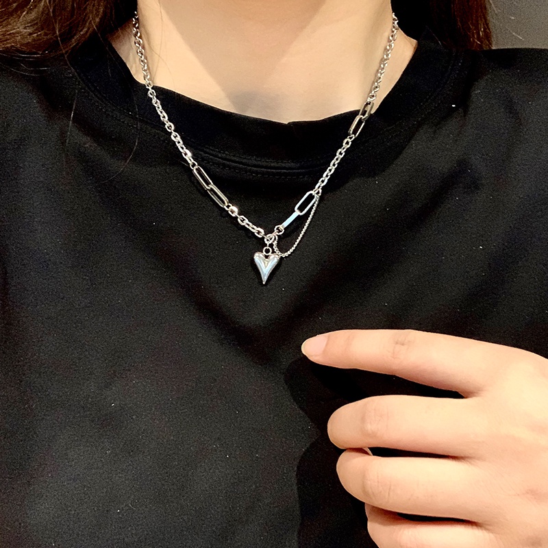 Kalung Rantai Pendek Dengan Liontin Hati Untuk Aksesoris