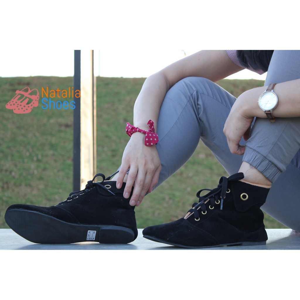 Auxlia Sepatu Boots Korea Musim Dingin Casual Santai Wanita Warna Hitam