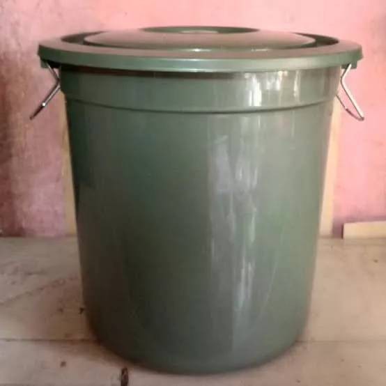 EMBER PLASTIK TUTUP 30 LITER