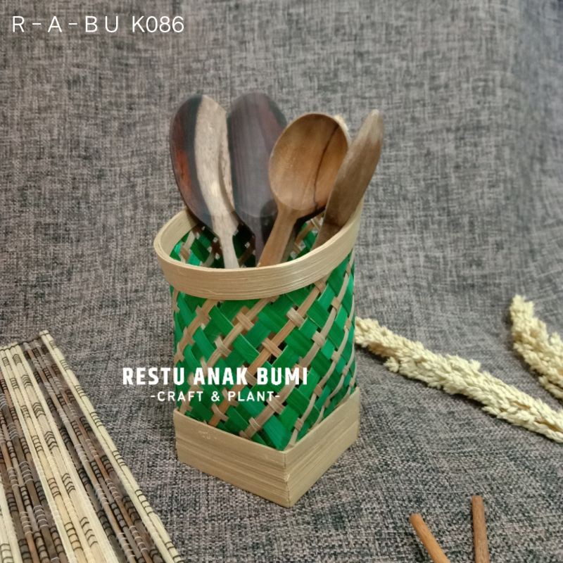 

Promo (B088) Set Tempat Sendok Hijau|Souvenir|Pensil Pulpen|Sendok Garpu Piring|Rak|Kitchen Stuff|Dapur