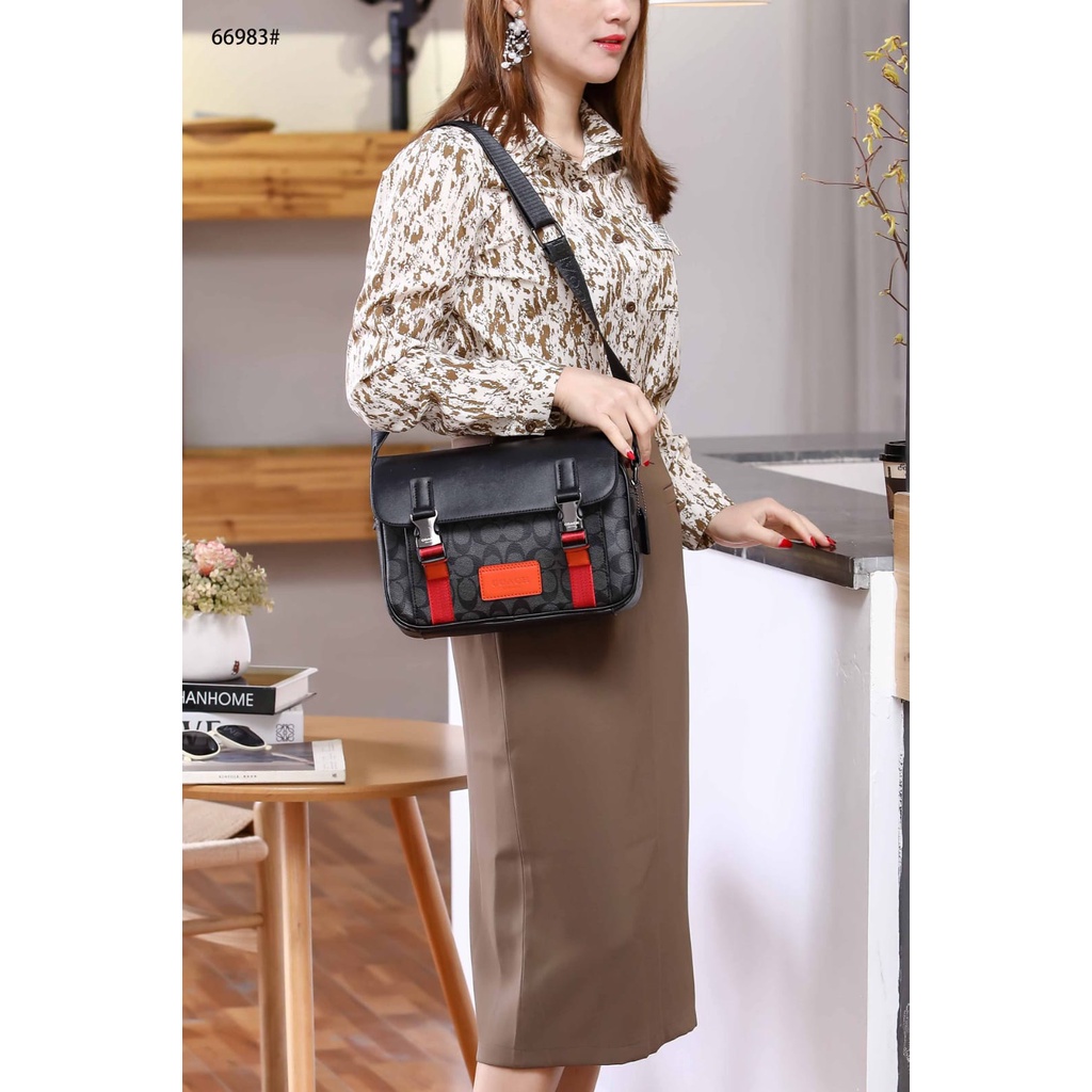 Coa Track Crossbody In Color block Signature 66983