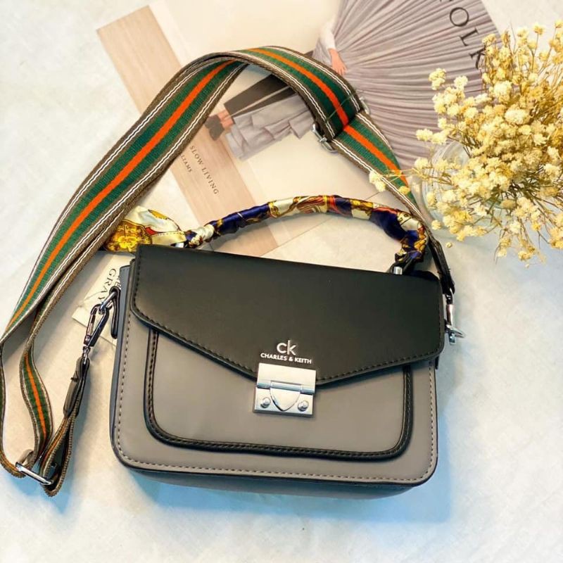 TAS IMPORT WANITA PL2011