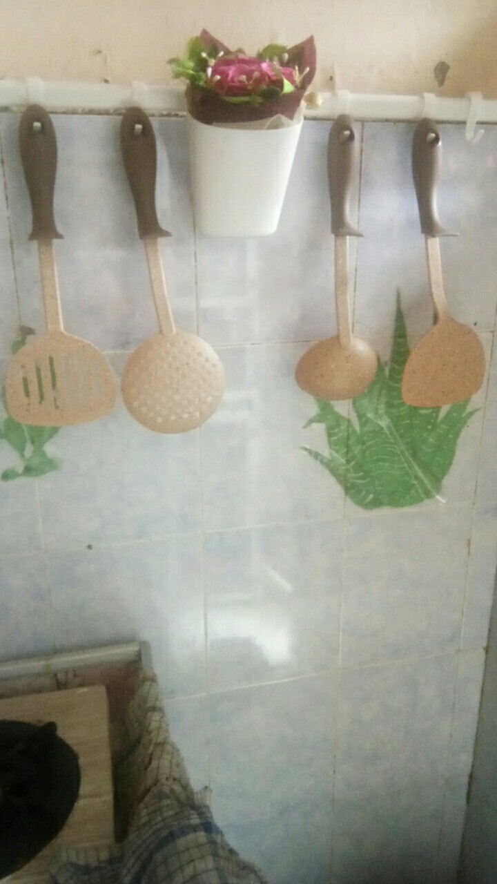 Rel Dinding Dapur / Rel Gantungan 60 Cm, Rel Peralatan Kamar Mandi Warna Putih Su197