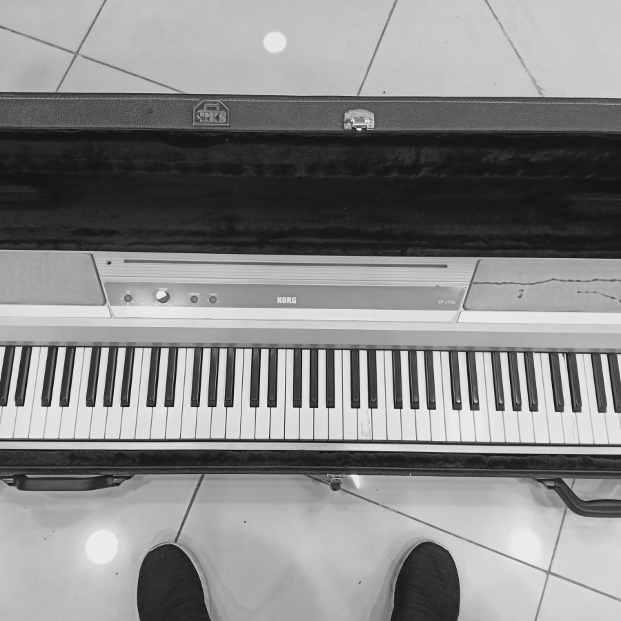 DIGITAL PIANO KORG SP-170S BEKAS