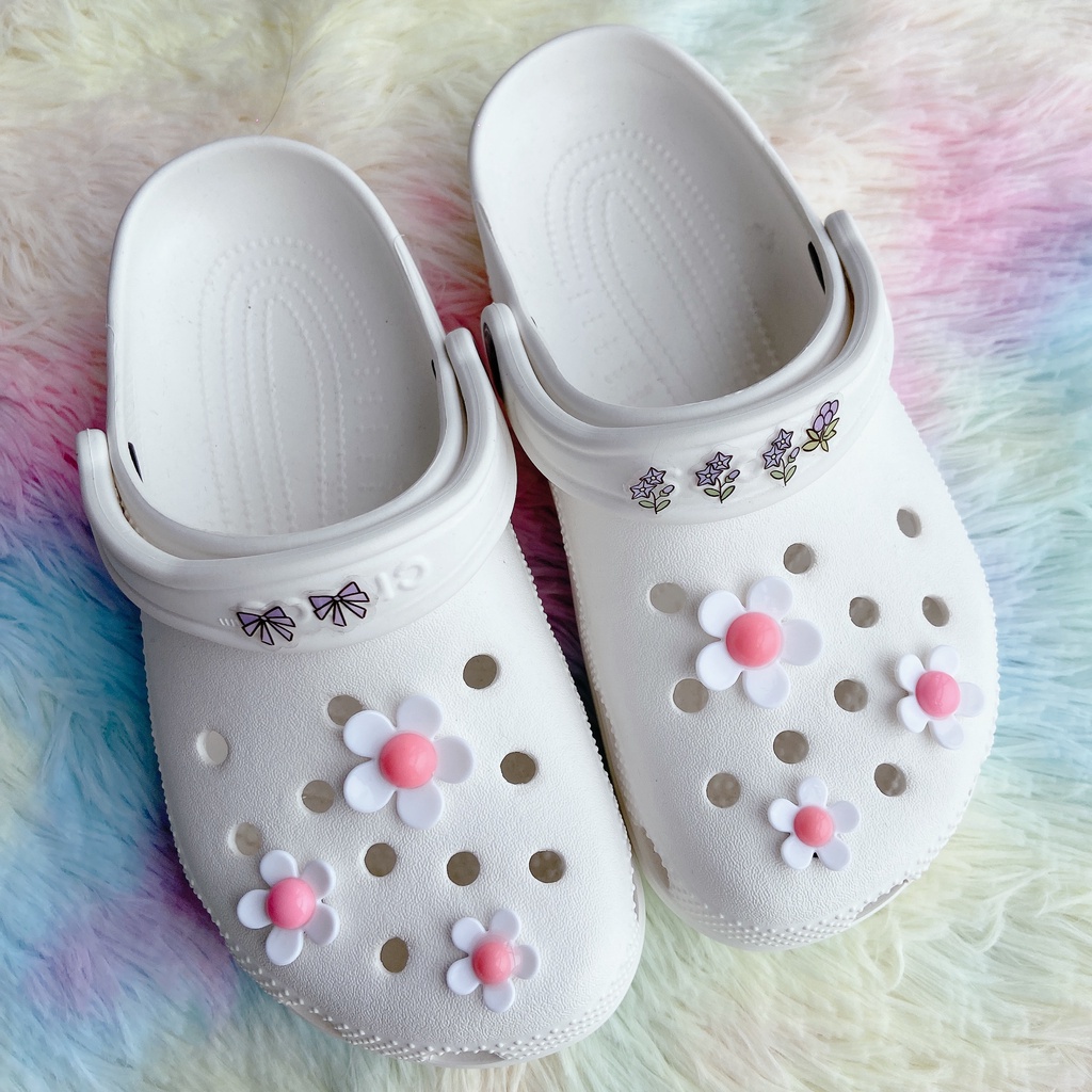 aksesoris wanita sendal crocs wanita aksesoris bunga diy ins crocs jibbitz【sepatu tidak termasuk】