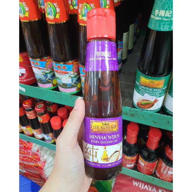 

LEE KUM KEE minyak wijen sesame oil 207ml
