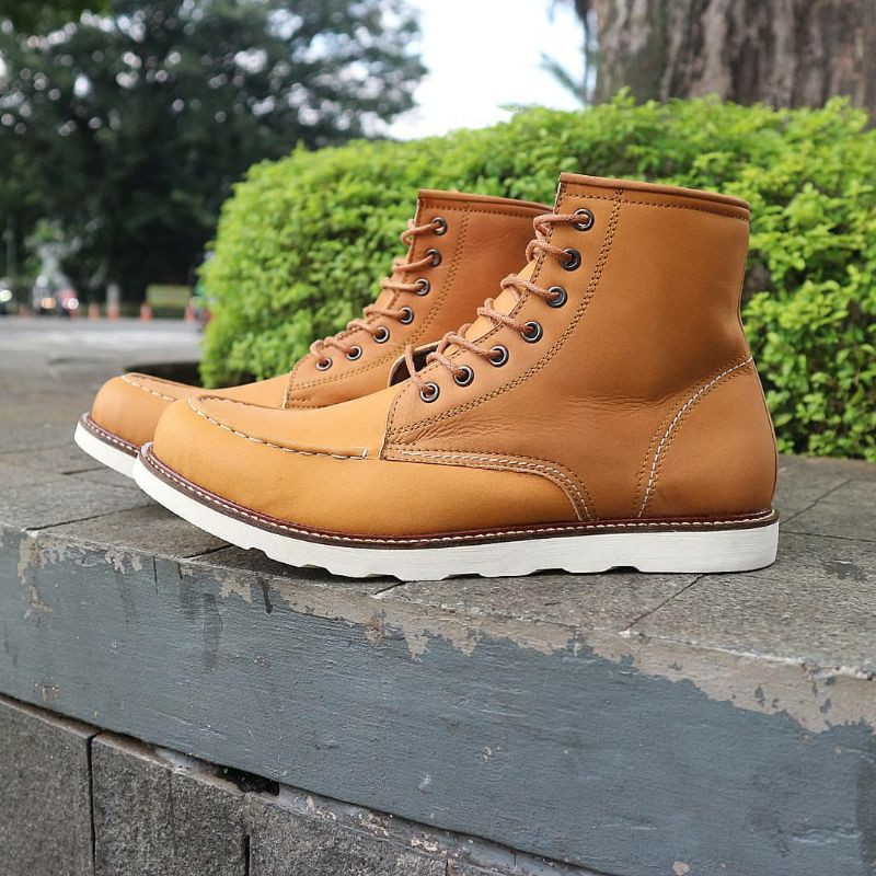 Sepatu boot klasik cowok kulit asli WB Tan