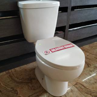 PAKET KAMAR MANDI EXCLUSIVE Shower Box Wastafel  Kloset 