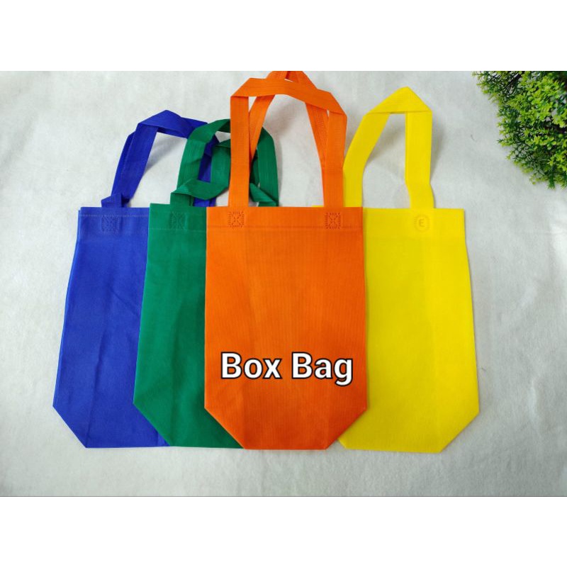 

TAS BOX BAG KAIN SPUNBOND GOODIE BAG 30x40 35x40 38x45 12pcs/pak