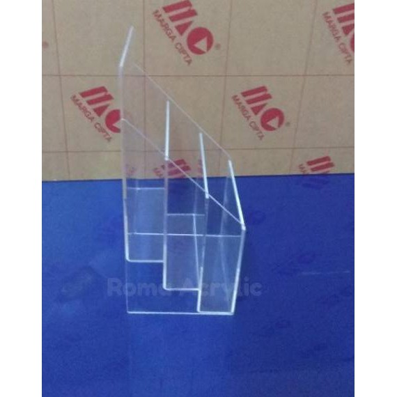 

(kode-713) Acrylic brosur susun A5 ,,