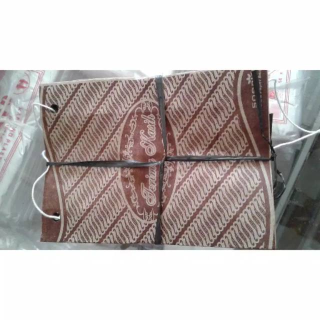 

Tas senek kertas murah ukuran 12cm x 16cm x 5cm