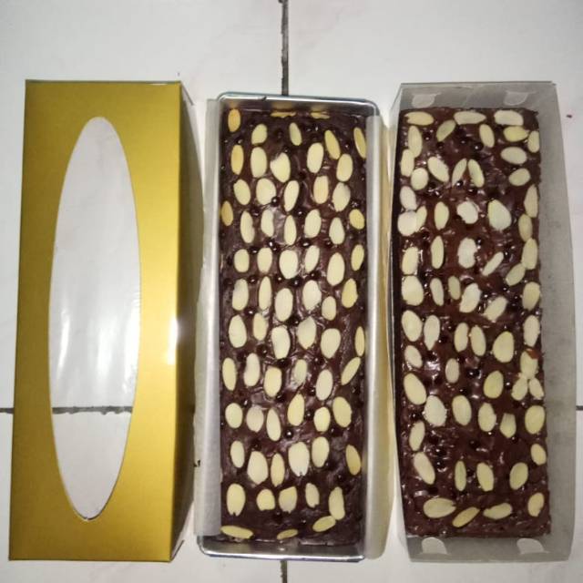 

brownies almond slice