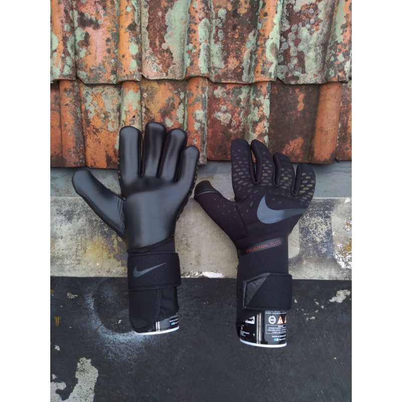 sarung tangan kiper nike phantom elite hitam / nike phantom elite goalkeeper glove