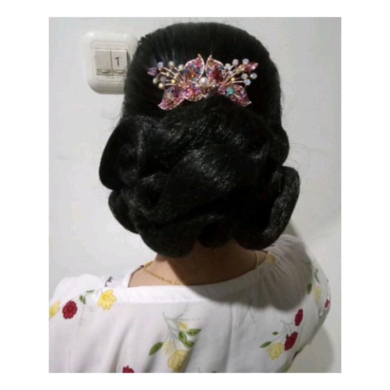 Sanggul tempel modern