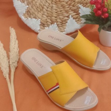 One Love Selop wanita sendal wanita hak tahu