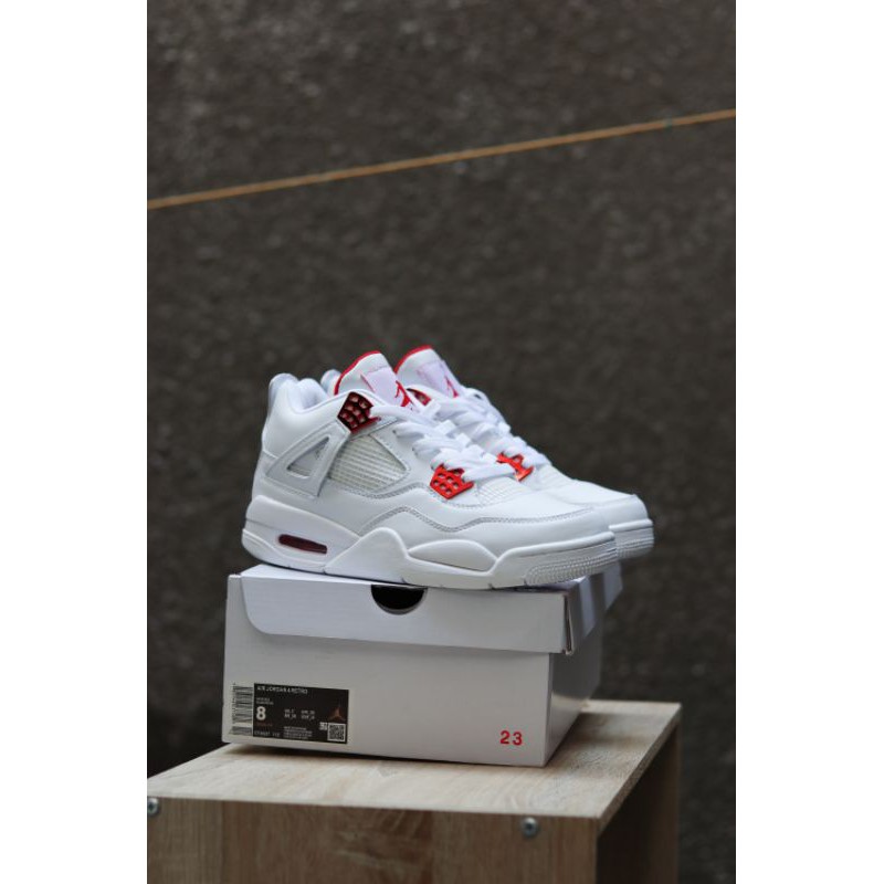 Jordan 4 Retro Metallic Pack