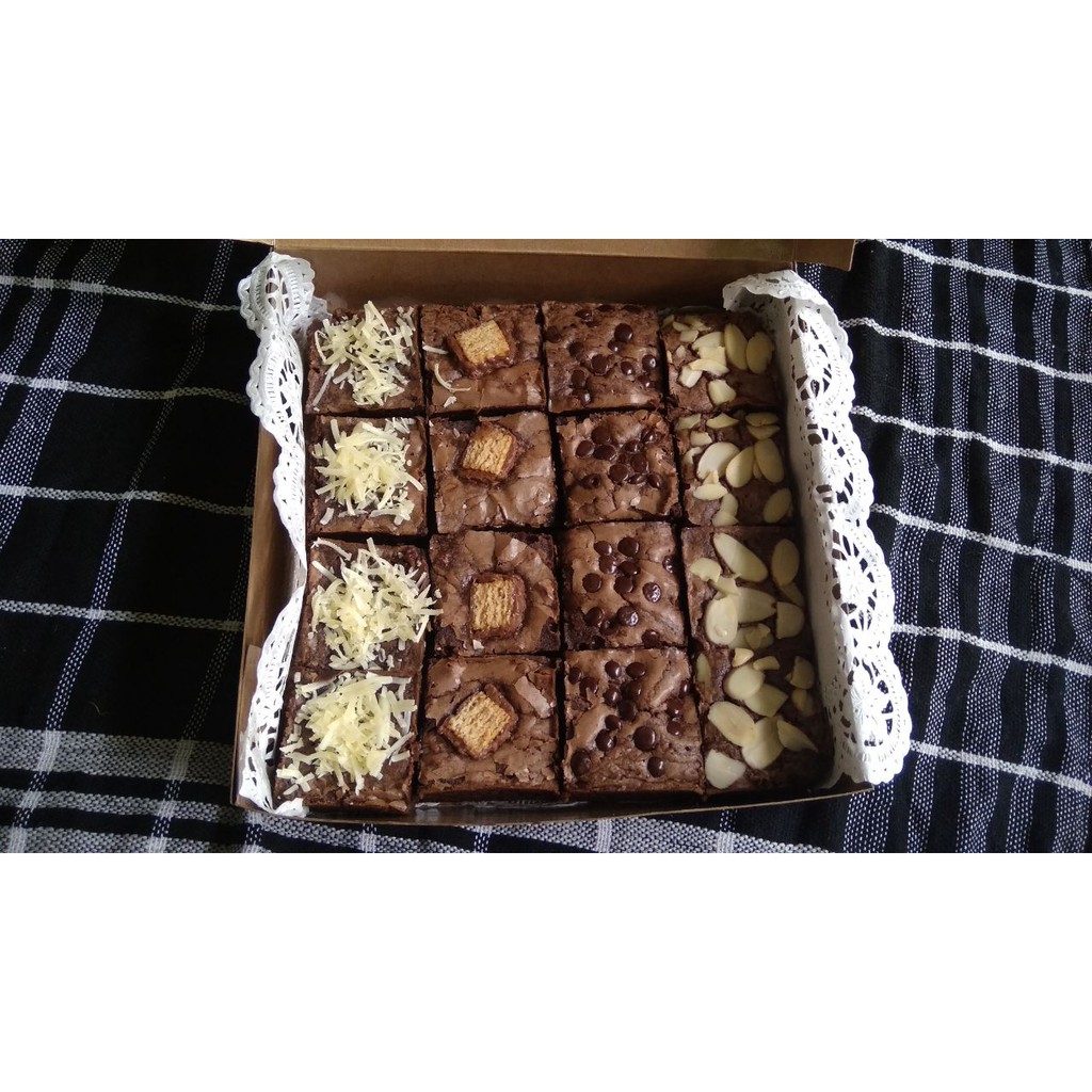 

Fudgy Brownies Sekat Oven Panggang ala Unda enak dan murah FREE Gift Card