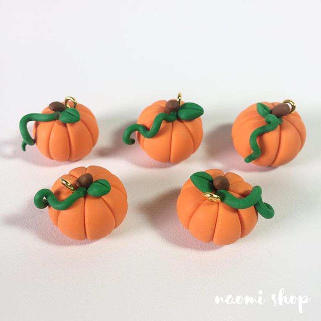 

Halloween Pumpkin Clay Charm