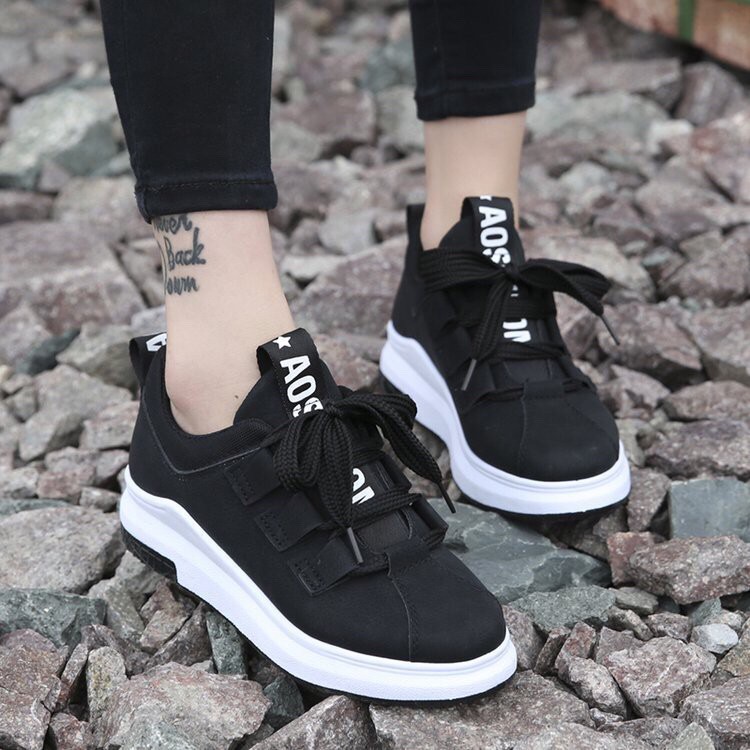 ( BAYAR DI TEMPAT / COD ) Sneakers wanita import / Sepatu wanita