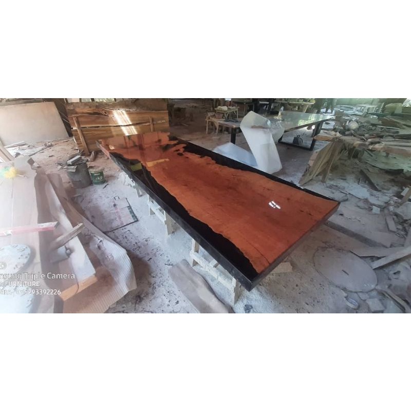 Meja Resin meja metting table epoxy Spesifikasi Material Kayu kelengkeng dan epoxy resinFinishing  M