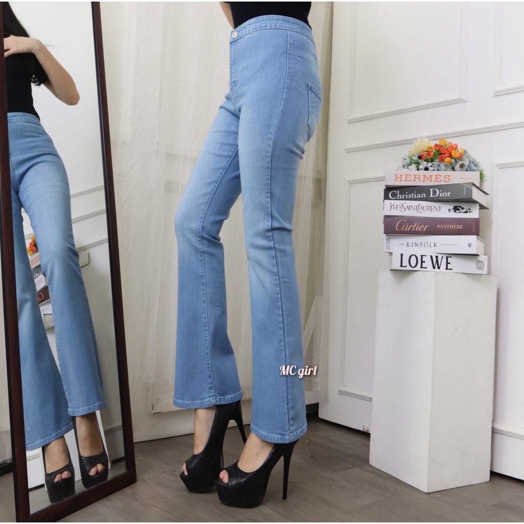 ( Size 27 - 34 ) MC girl - Celana Jeans Premium Cutbray High Waist Warna Biru Muda Wanita / Cutbrai Highwaist Colour Light Blue 7C-G