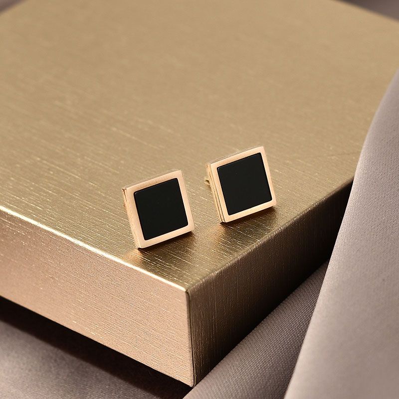 Anting Titanium Kotak Black Square Wanita Korea Rosegold