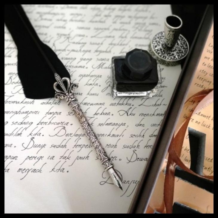 

Harry Potter Feather Ink Pen Collection - Biru