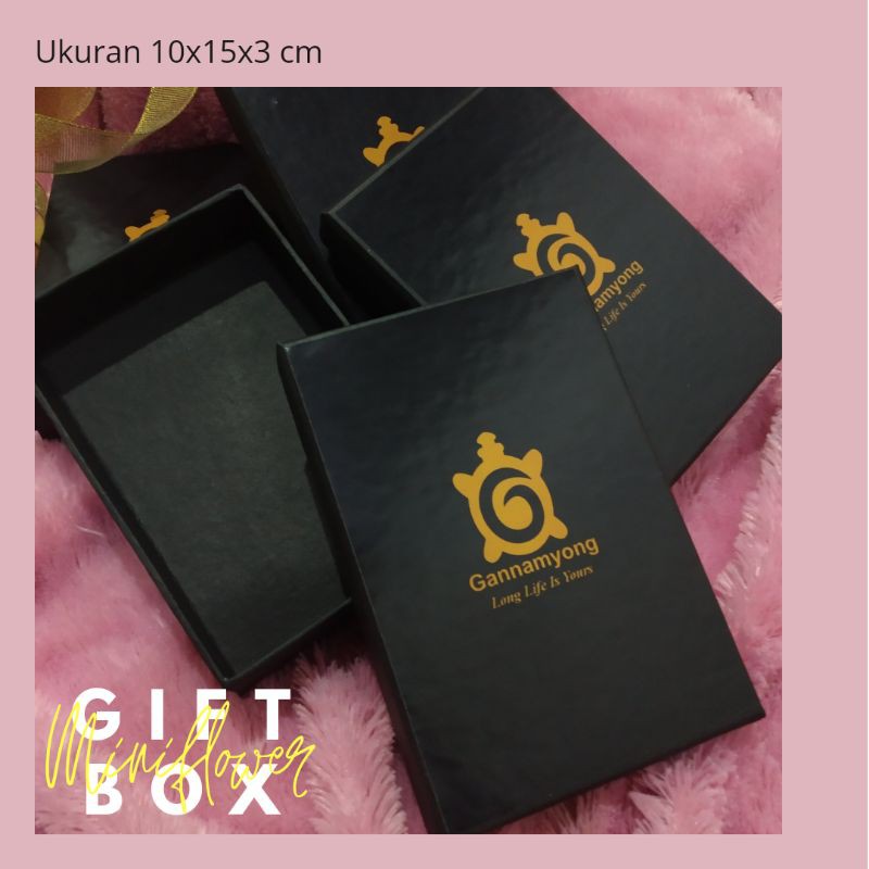 

Gift Box Ukuran 15x10x3 cm dengan lapisan dalam Free cetak Logo