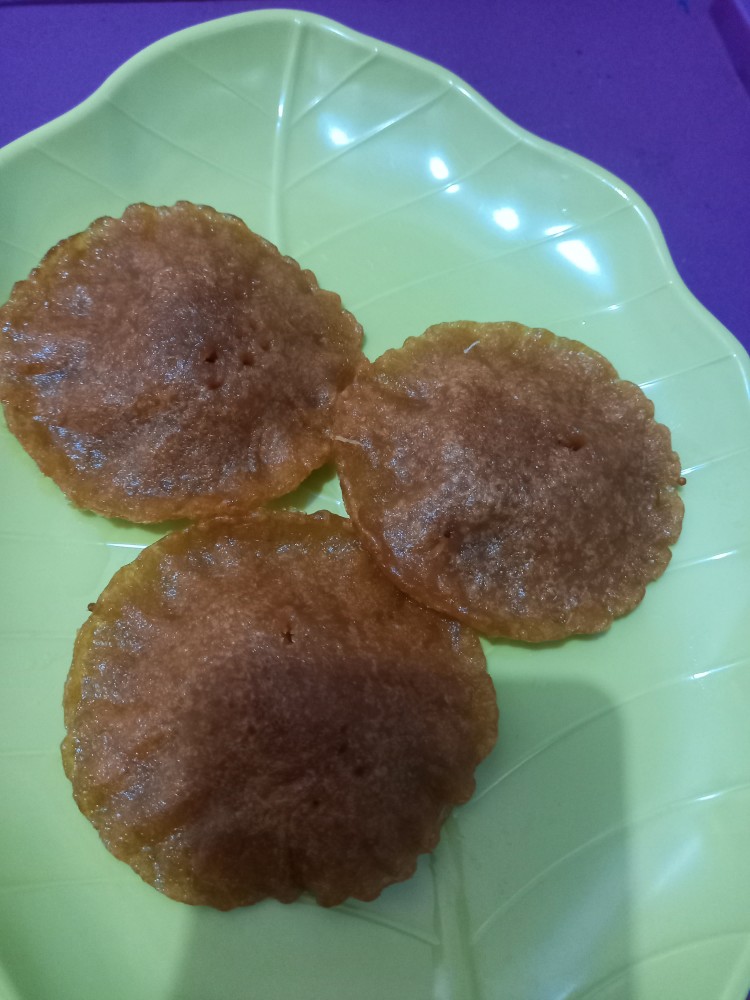 Dahlia Kamper With Case