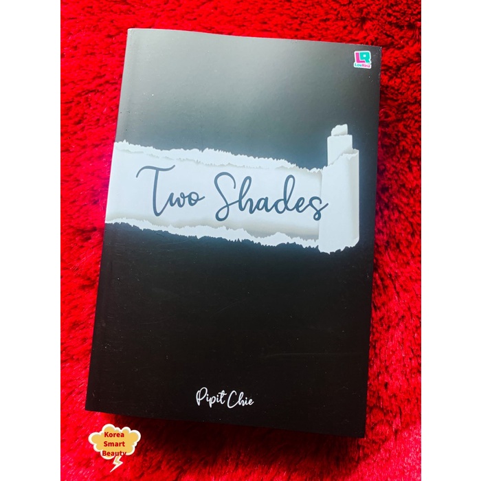 Novel Two Shades - Pipit Chie