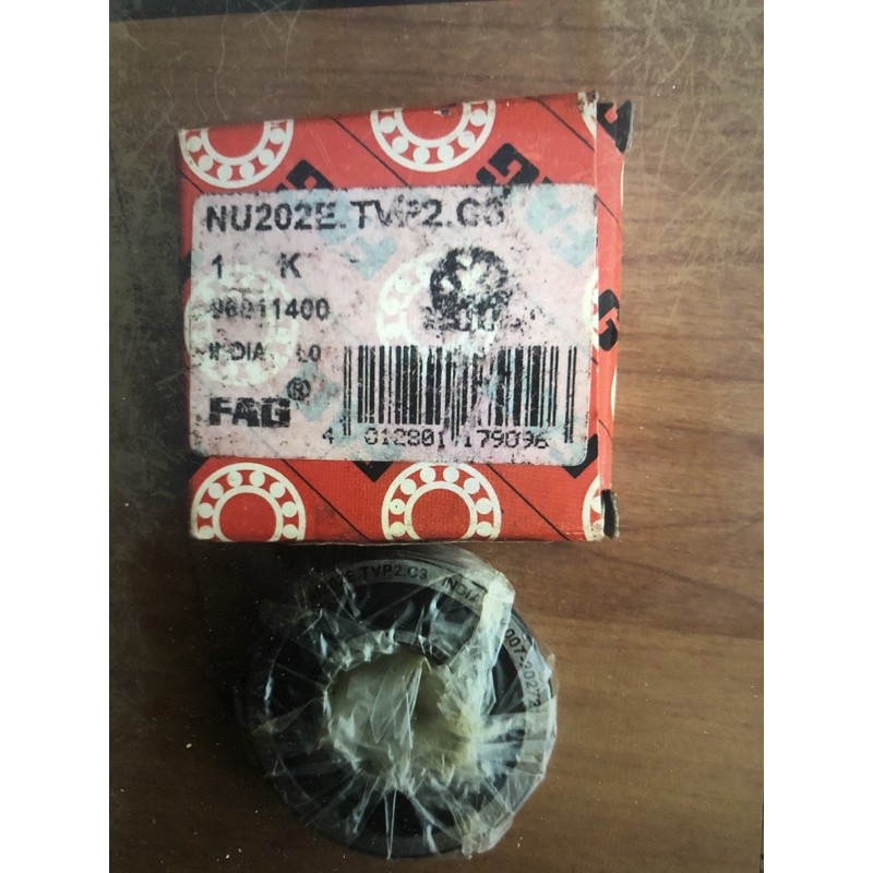 Single Row Cylindrical Roller Bearing FAG NU 202 ETVP2 C3