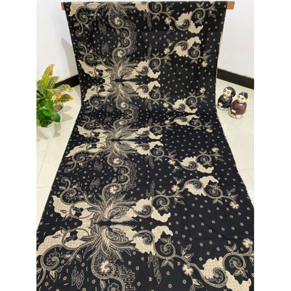 kain batik solo motif merak dasar bunga kecil