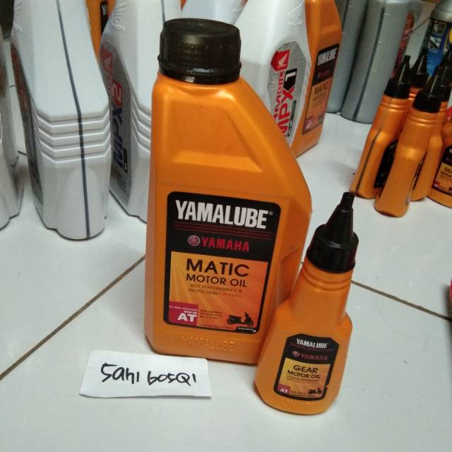 Paket oli  yamalube matic  oli  mesin 0 8 lt oli  gear 100 ml 