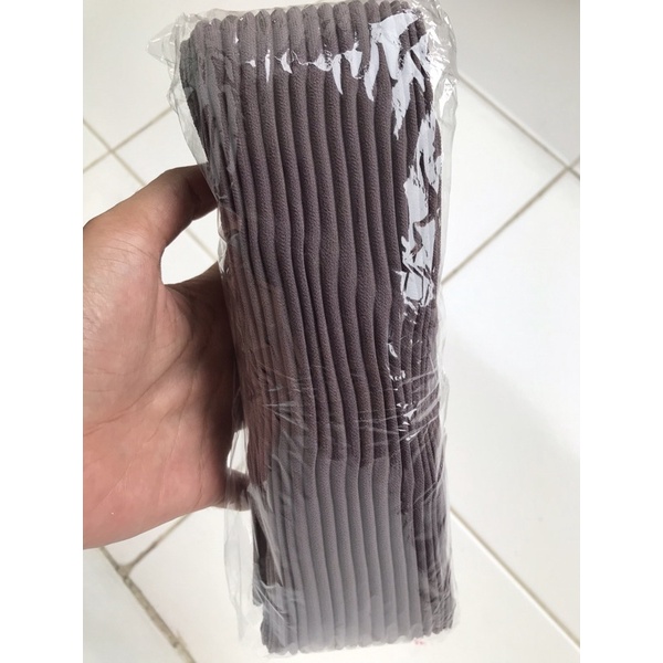Hijab Pasmina plisket premium / Pasmina Plisket lidi / Pasmina pleated shawl / Pashmina plisket Tanpa Garis Tengah-Nude grey(75x180cm)