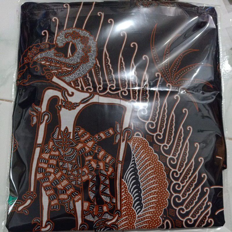 WAYANG CUNGKRING RAJASAKTI KEMEJA BATIK SOLO PRIA LENGAN PANJANG LAPIS FURING ATASAN BATIK PREMIUM MODERN KATUN HALUS BAHUWIRYA  BANAMITRA BANAMITRA PUTIH BANGSAWAN BAYU PUTRA BERLIAN BIRU BHARATAYUDA BIMASENA BIRENDRA BIRU INDAH BRAHMAKERTA BRAHMAKERTA