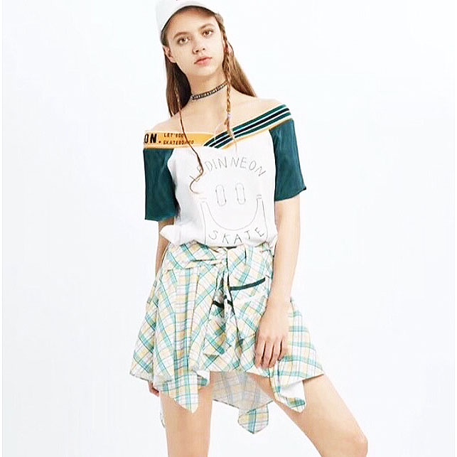 KAOS RAGLAN OFF SHOULDER SABRINA COLOR BLOCK SPORTY PUTIH HIJAU KOREA
