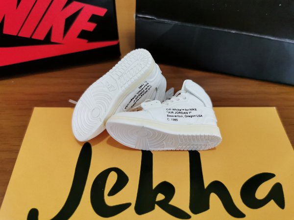 Air Jordan 1 OFF-WHITE WHITE - 3D Sneakers Keychain Gantungan Kunci