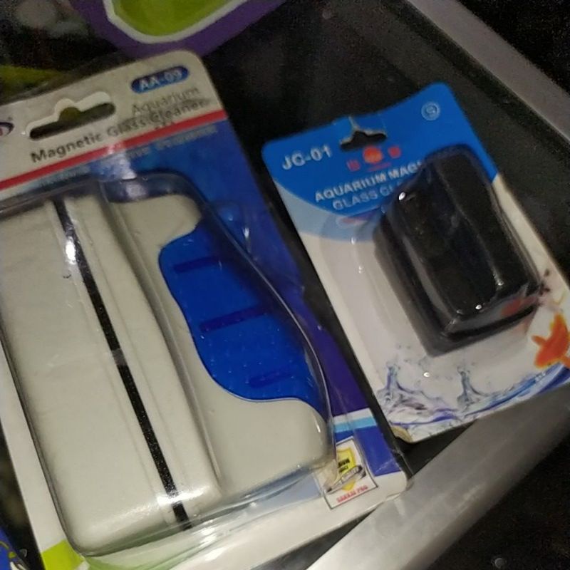 Magnet pembersih aquarium