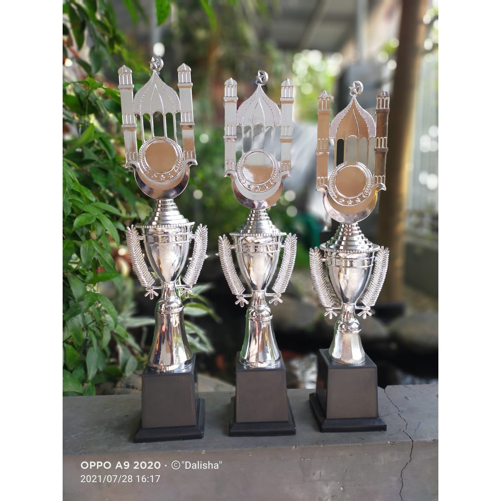 Piala Silver Piala Cup Sayap BuluPiala Murah Piala Eksklusif Piala Plastik Piala Sekolah Piala Lomba