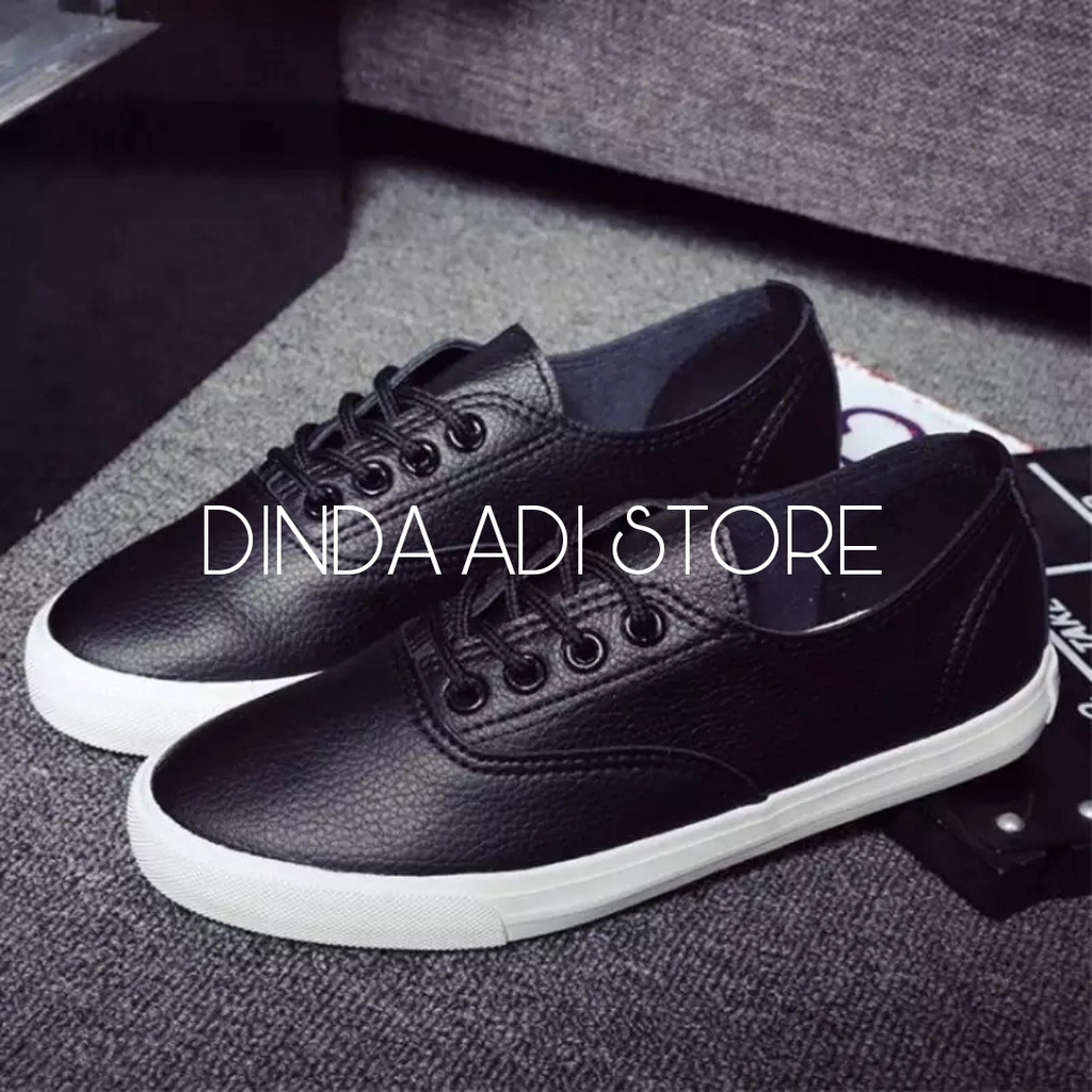 Dinda Sepatu wanita Sneakers casual simply bahan kulit model terbaru 2022 warna putih dan hitam ukuran 37-40