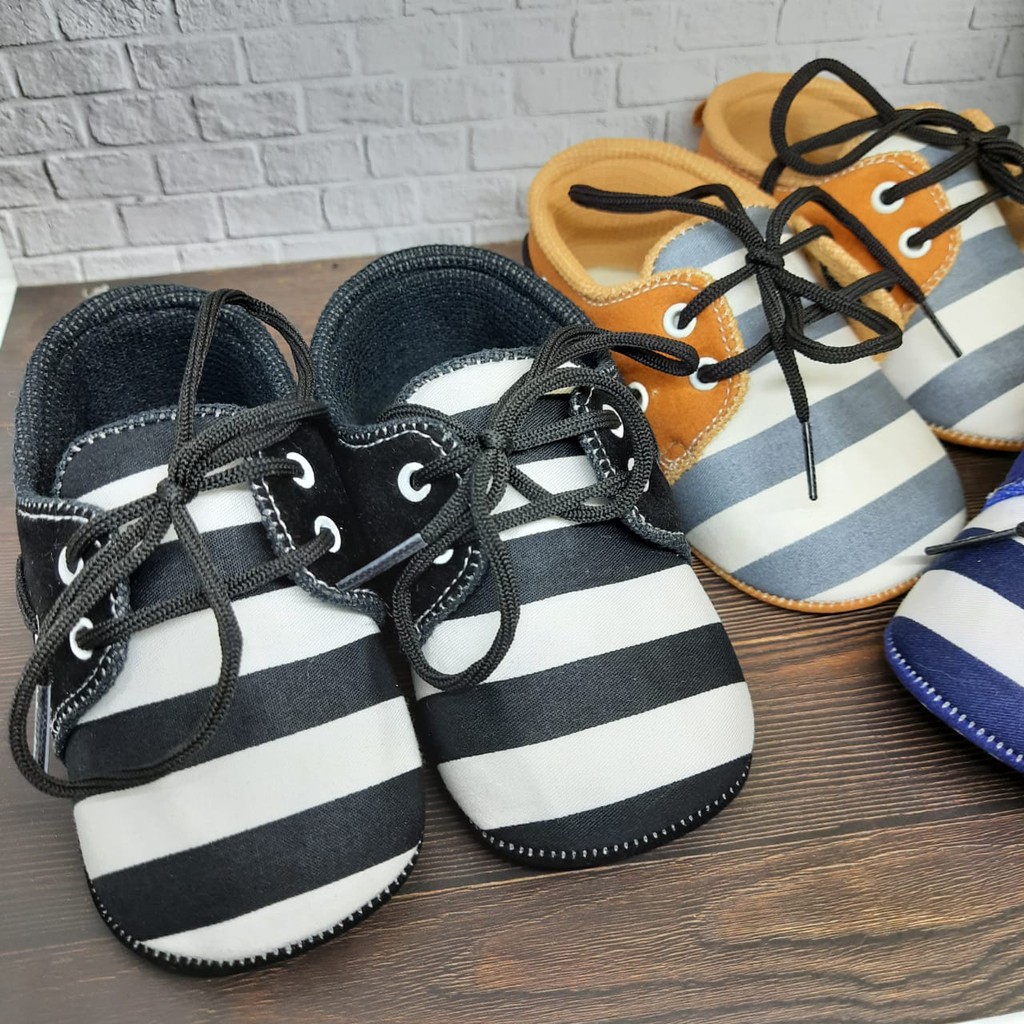 SEPATU PREWALKER BABY BAYI UNISEX MOTIF GARIS 0-12 BULAN GP12